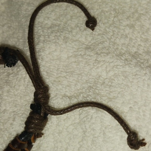 Handmade Leather Unisex Bracelet - Picture 4 of 4